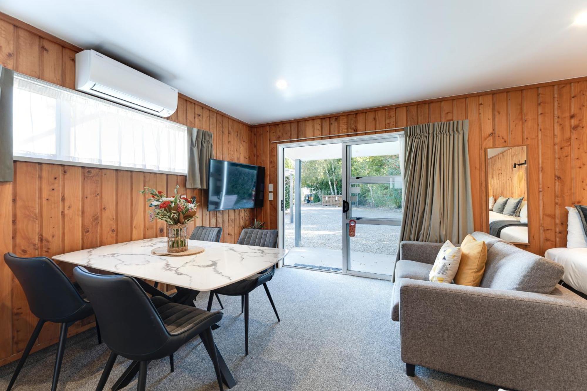 Archway Motels & Chalets Ванака Номер фото
