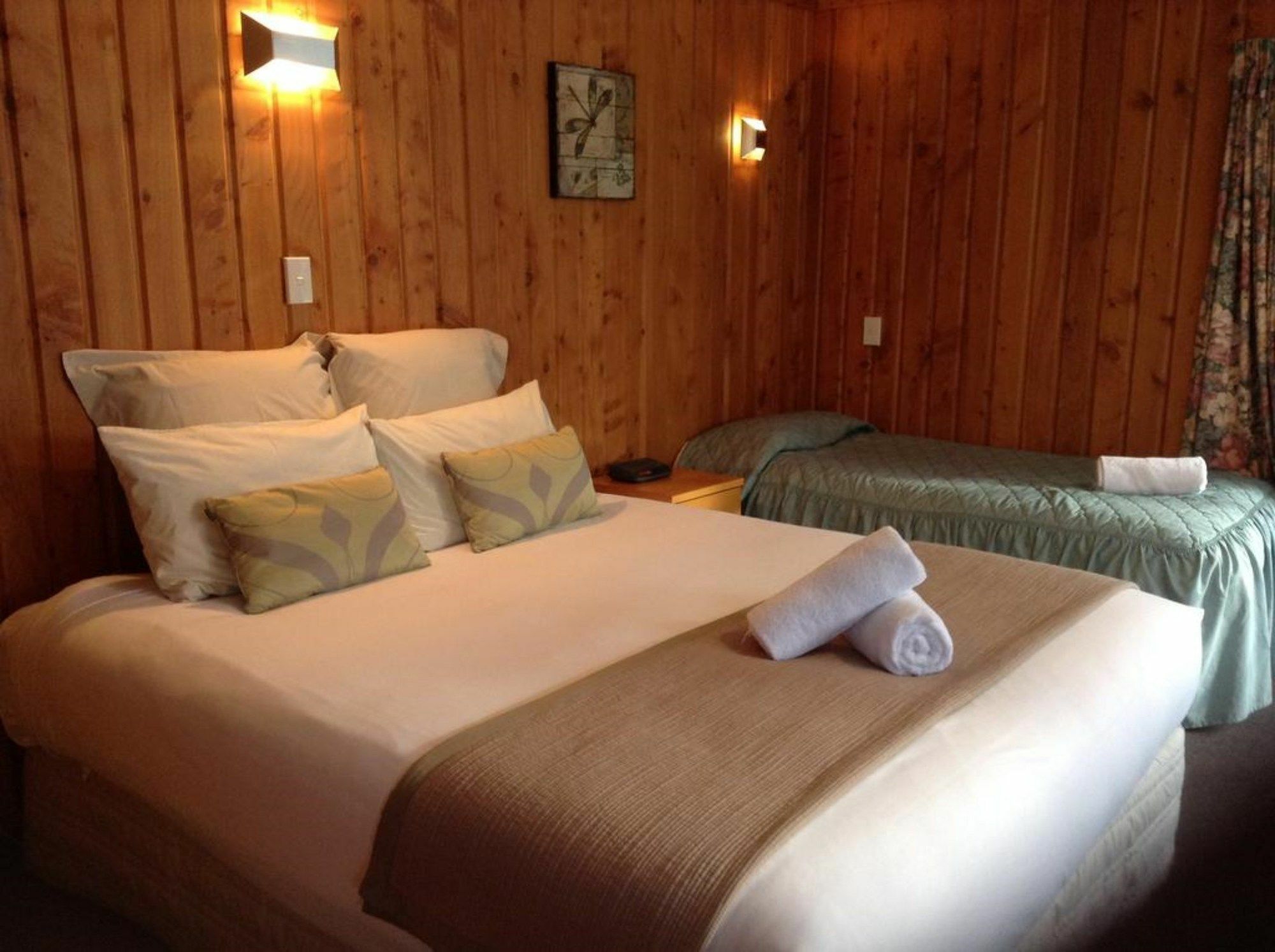 Archway Motels & Chalets Ванака Екстер'єр фото